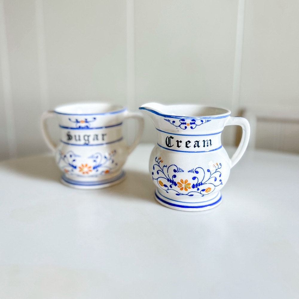 Vintage Royal Sealy Heritage Cream and Sugar 💙